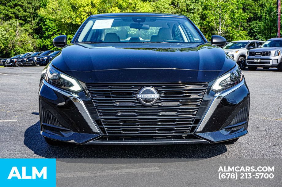 Used 2025 Nissan Altima 2.5 SV FWD image 9