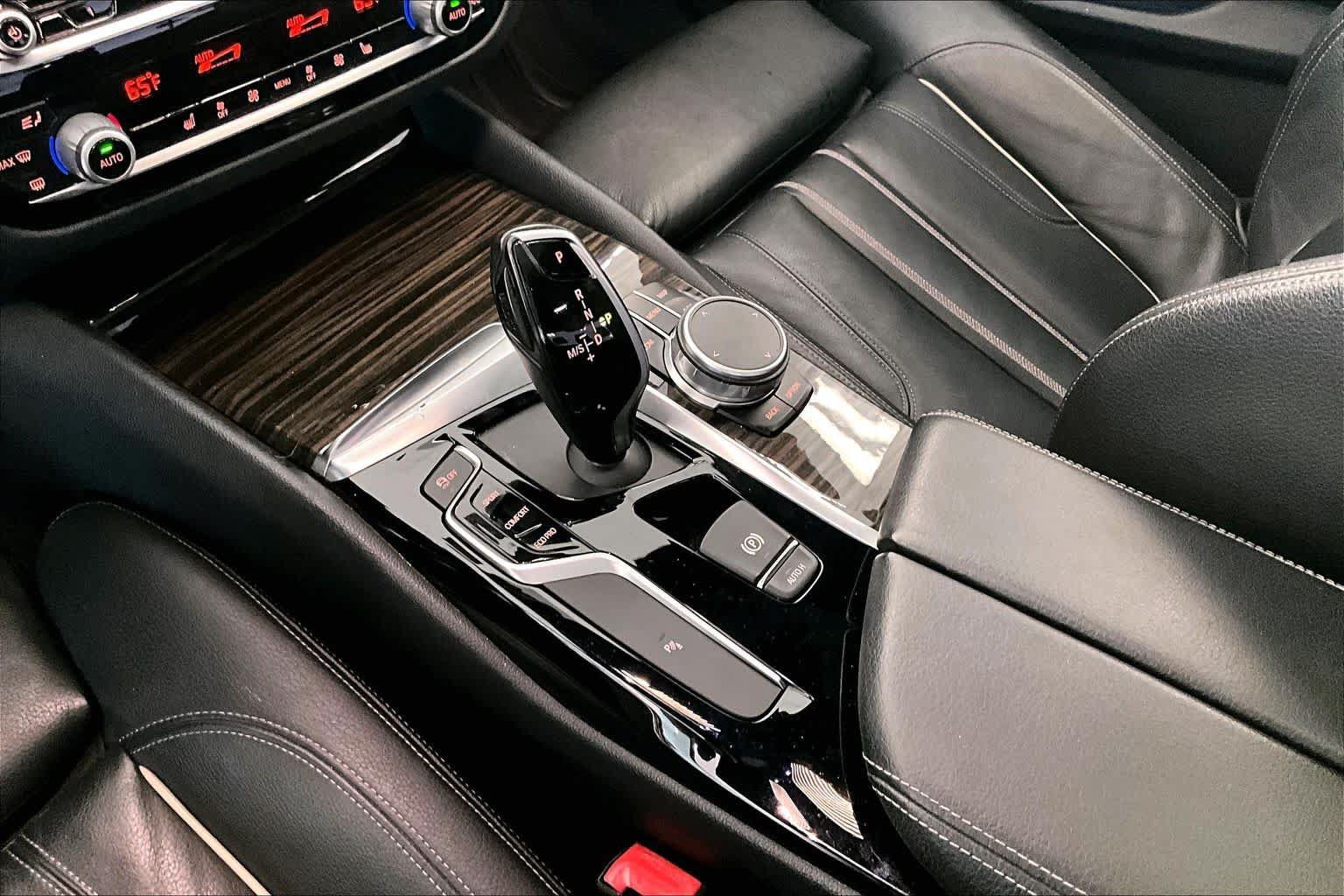 Used 2019 BMW 540i w/ Convenience Package RWD image 14