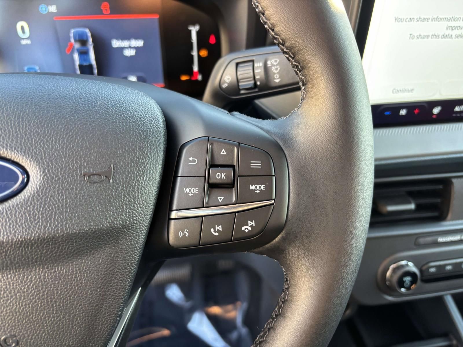 New 2025 Ford Maverick XLT w/ XLT Luxury Package image 18