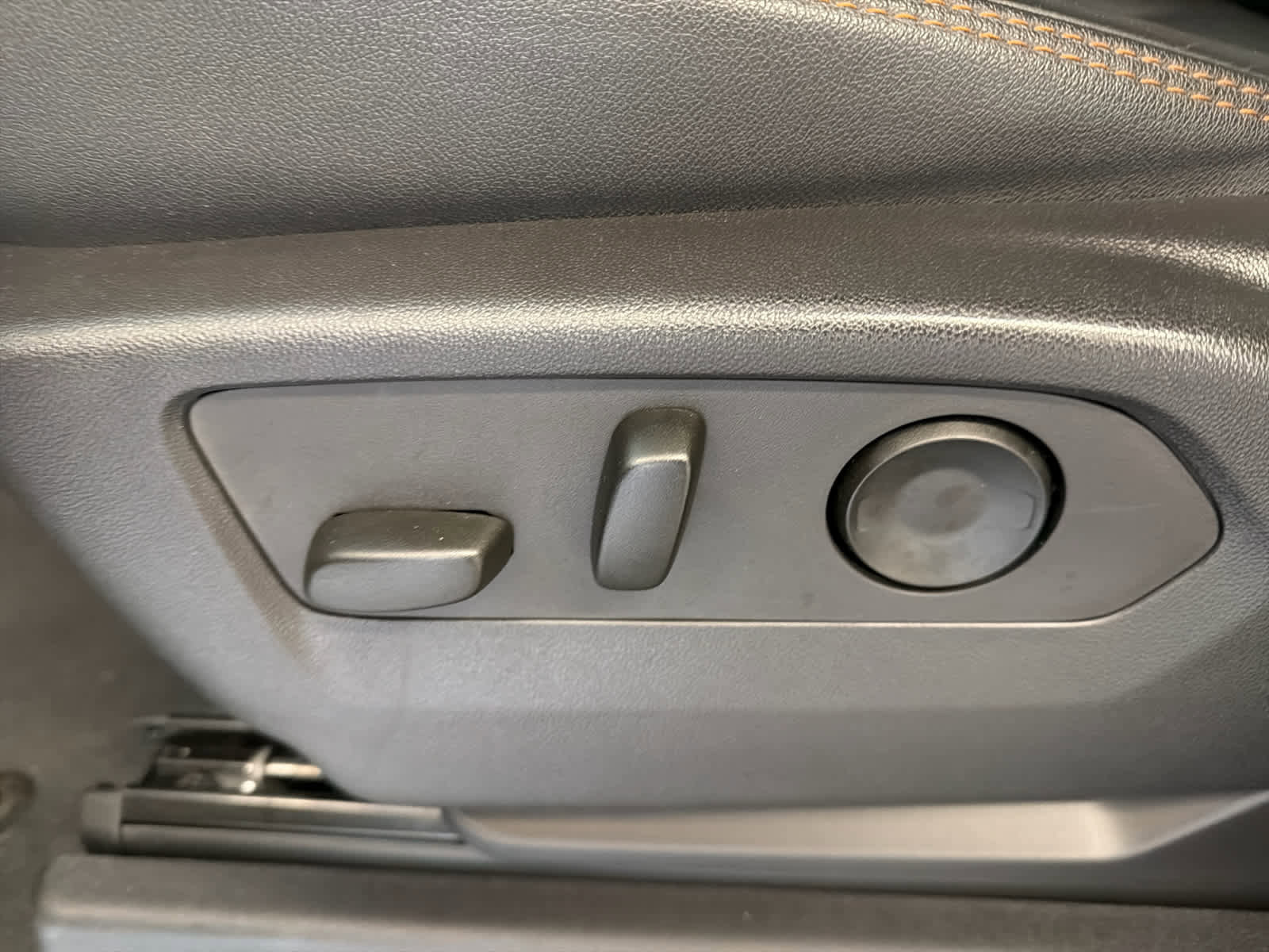 Certified 2024 GMC Sierra 1500 AT4 w/ Technology Package image 16