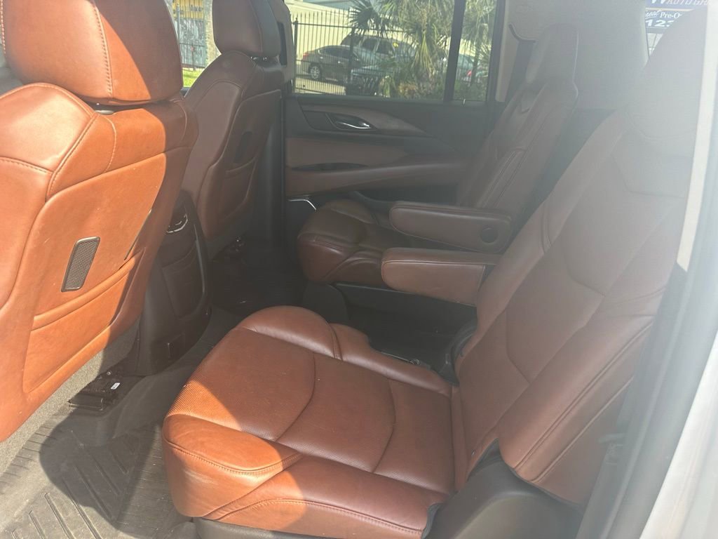 Used 2019 Cadillac Escalade ESV Luxury image 12