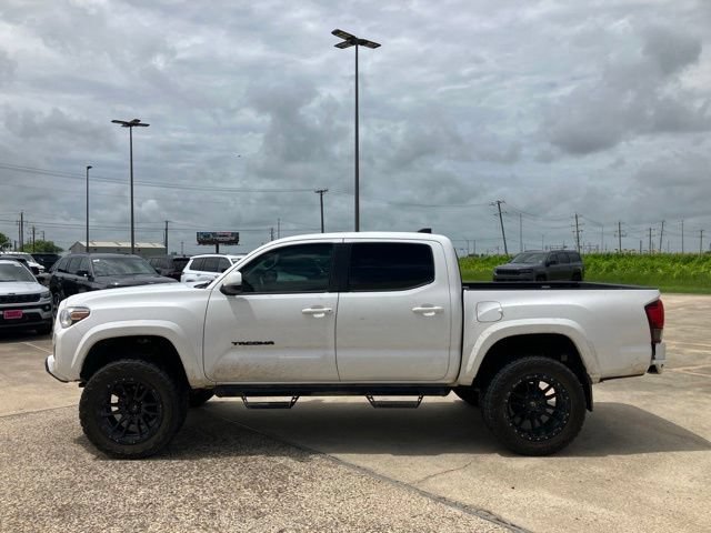 Used 2020 Toyota Tacoma SR5 w/ Technology Package AWD/4WD image 4
