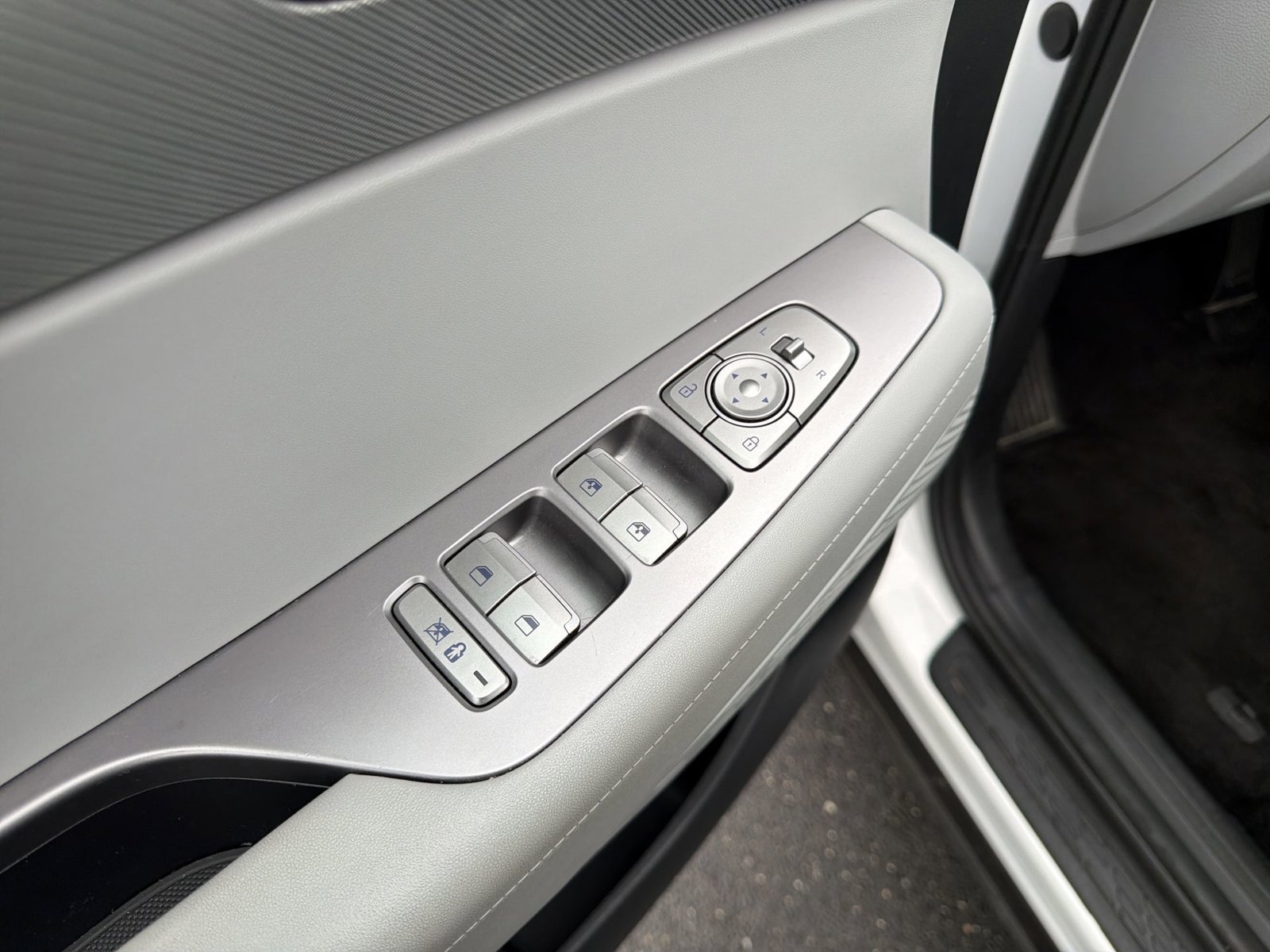 Used 2025 Hyundai Palisade SEL AWD/4WD image 16