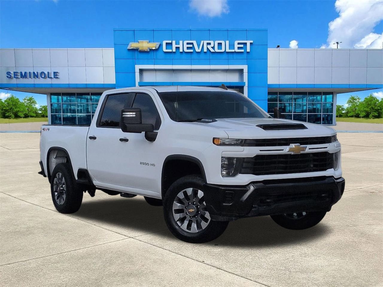 Used 2024 Chevrolet Silverado 2500 Custom w/ Custom Value Package image 1