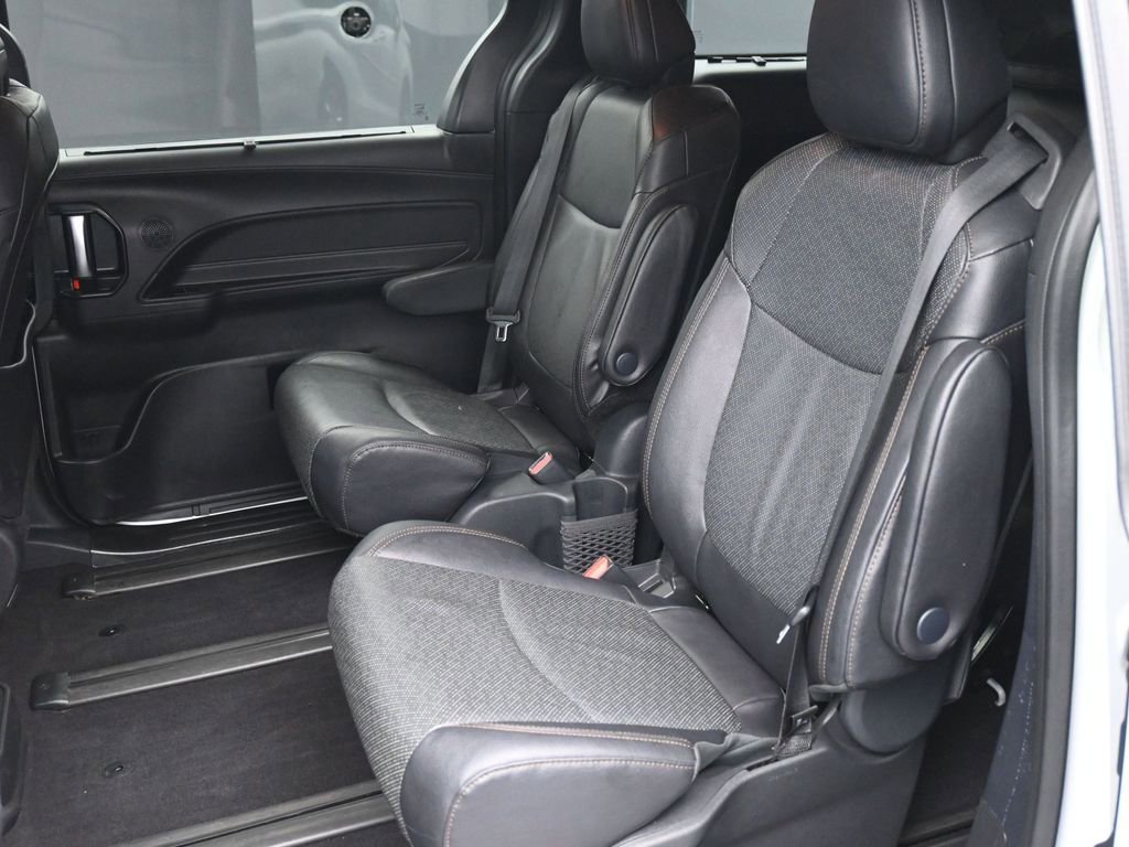 Certified 2025 Toyota Sienna Limited AWD/4WD image 22