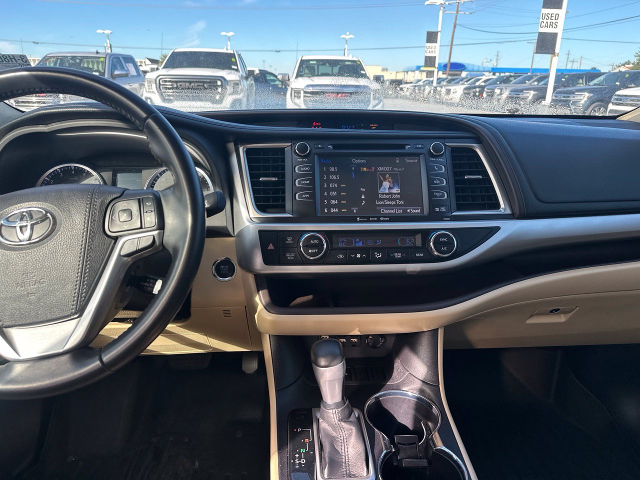 Used 2019 Toyota Highlander XLE FWD image 10