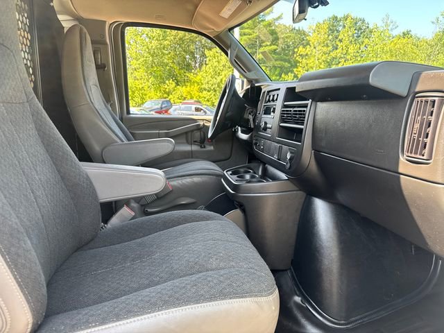 Used 2023 GMC Savana 2500 w/ Driver Convenience Package image 15
