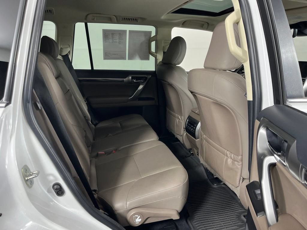 Used 2023 Lexus GX 460 Premium w/ Premium Package AWD/4WD image 8