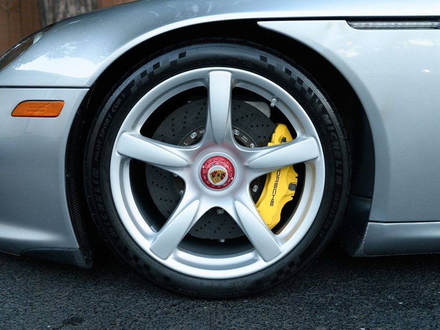 Used 2005 Porsche Carrera GT image 14