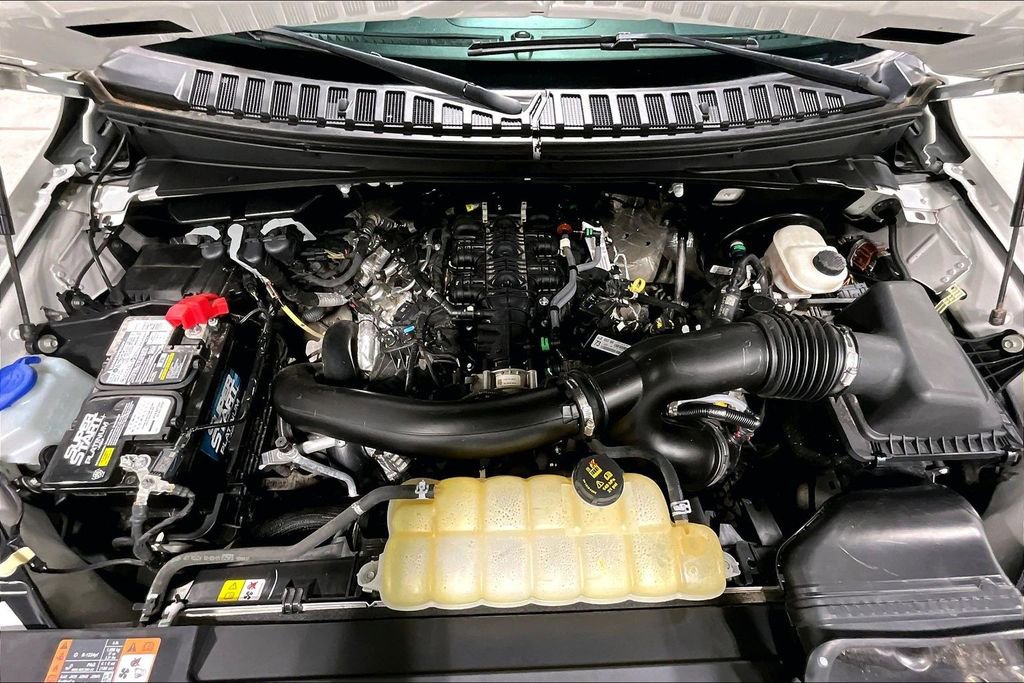 Used 2021 Ford Expedition XLT image 12