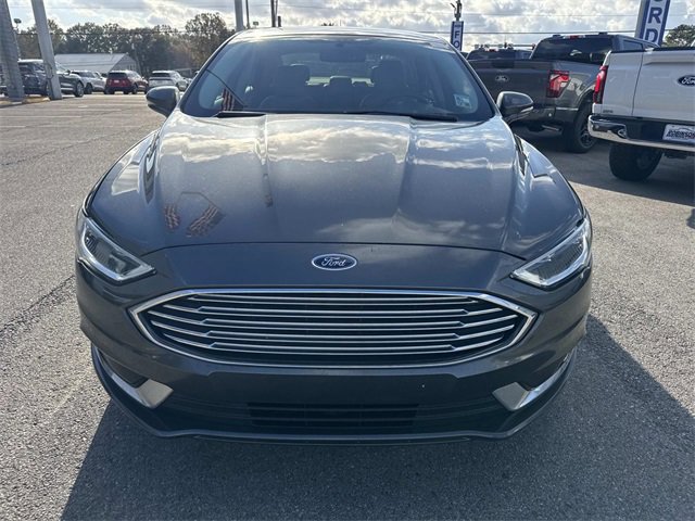 Used 2018 Ford Fusion SE image 2