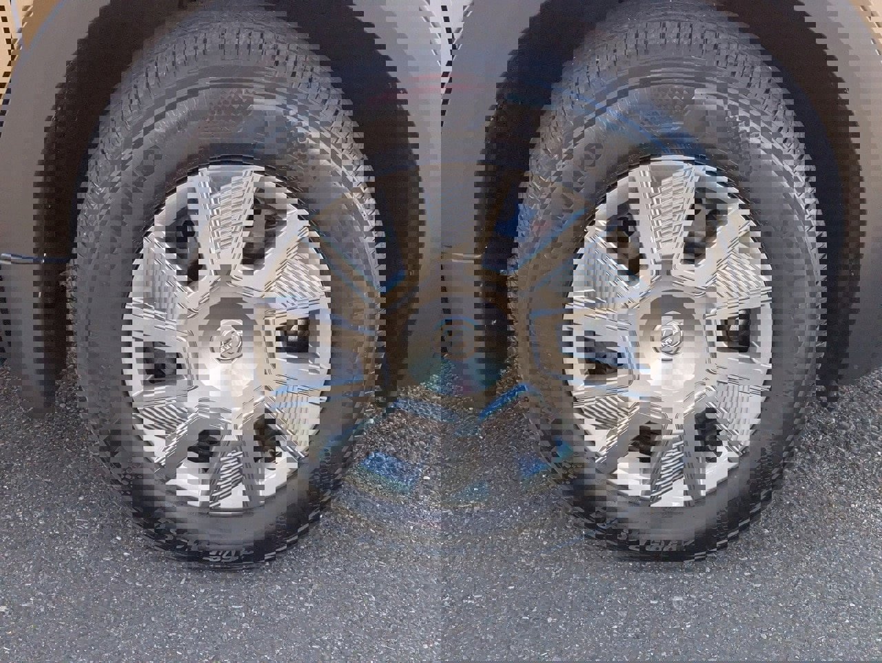 Certified 2025 Nissan Kicks S image 10