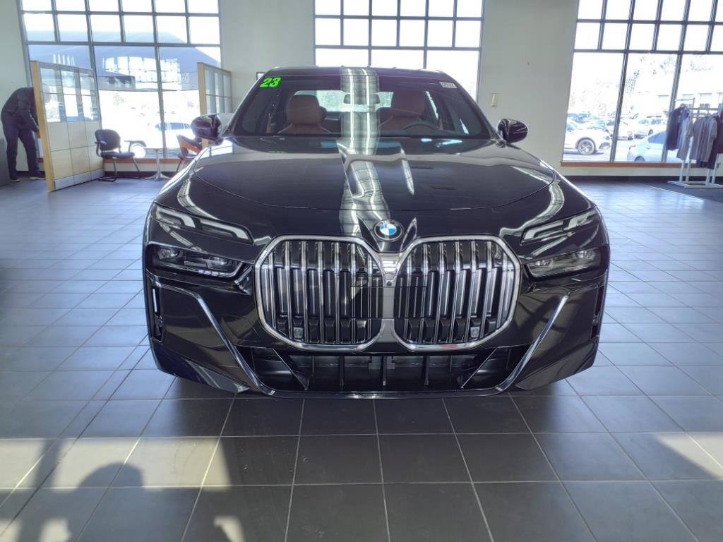Used 2023 BMW 760i xDrive image 17