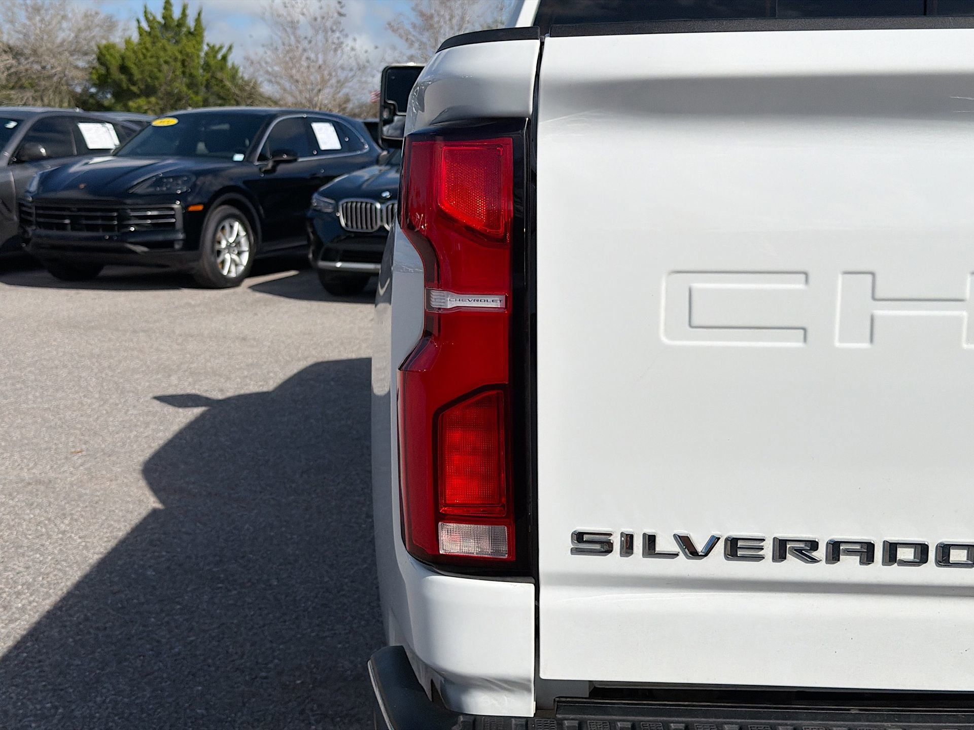 Used 2025 Chevrolet Silverado 2500 LTZ w/ LTZ Convenience Package image 11