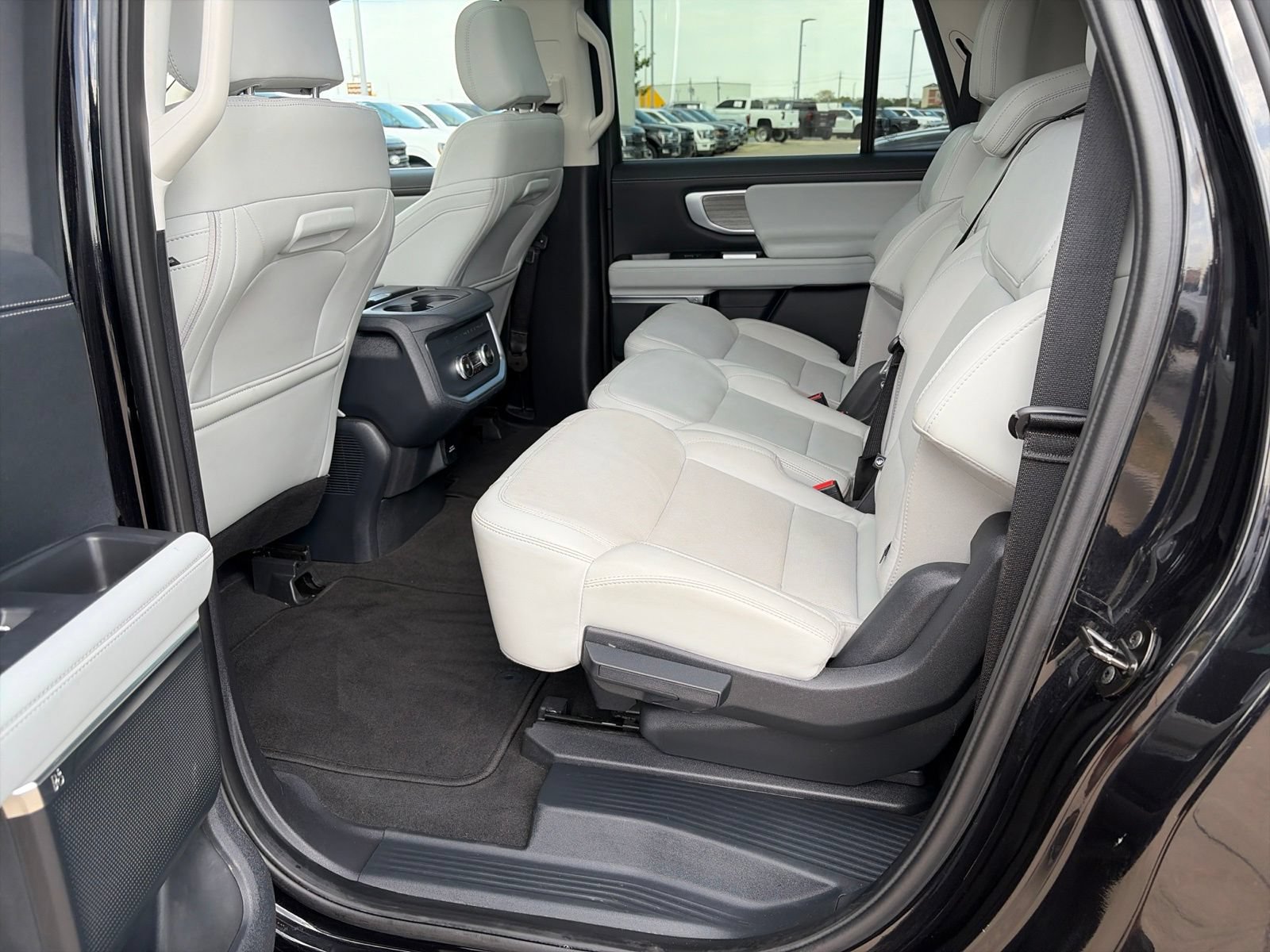Used 2025 Ford Expedition Max Platinum AWD/4WD image 17