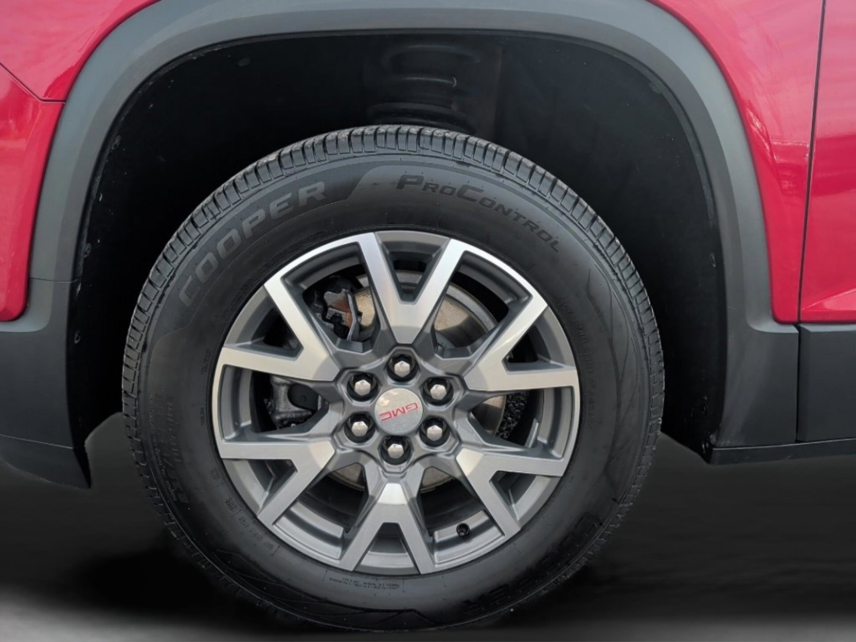 Used 2023 GMC Acadia SLE image 41