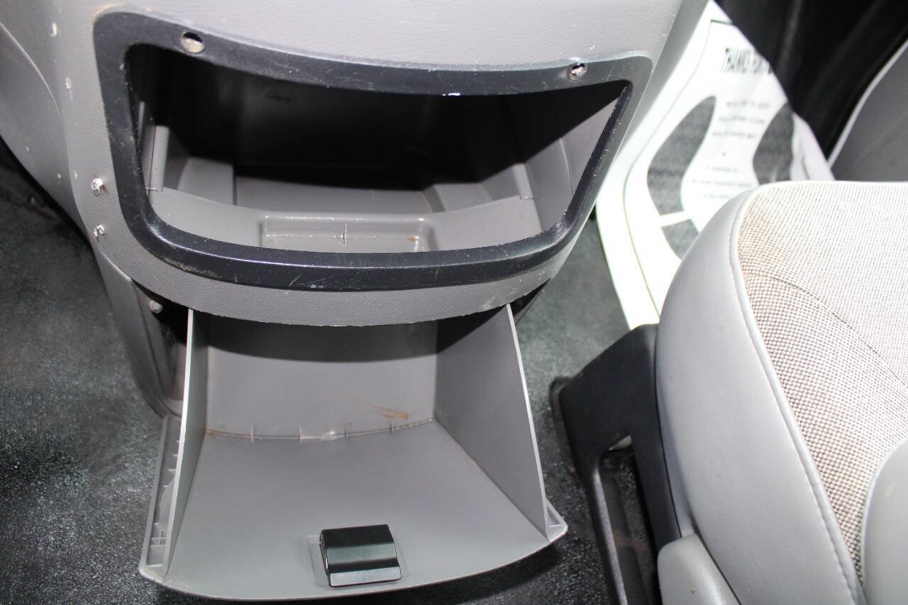 Used 2003 Ford E-350 and Econoline 350 XL image 26