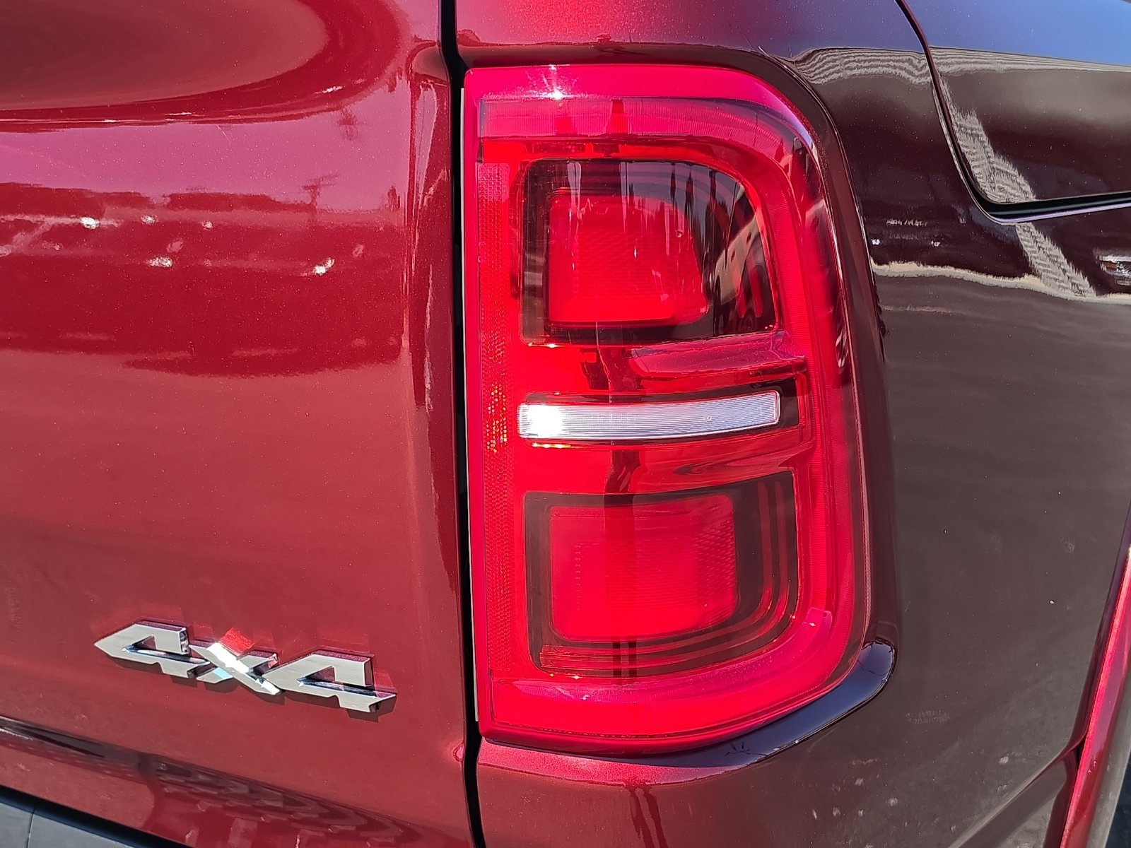 Used 2025 RAM 1500 Limited AWD/4WD image 7
