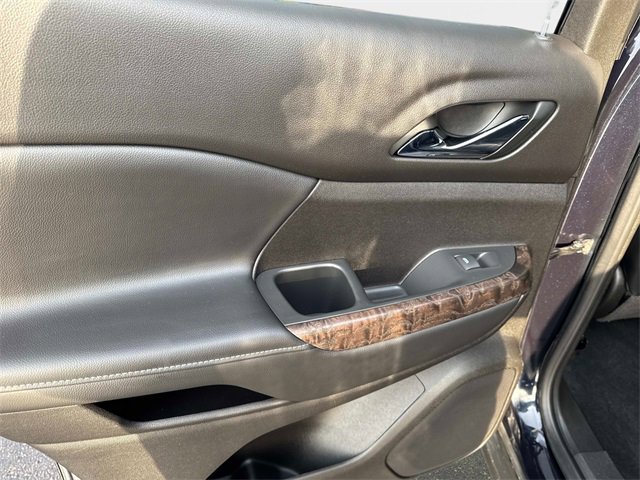 Used 2022 GMC Acadia Denali w/ Denali Ultimate Package image 9