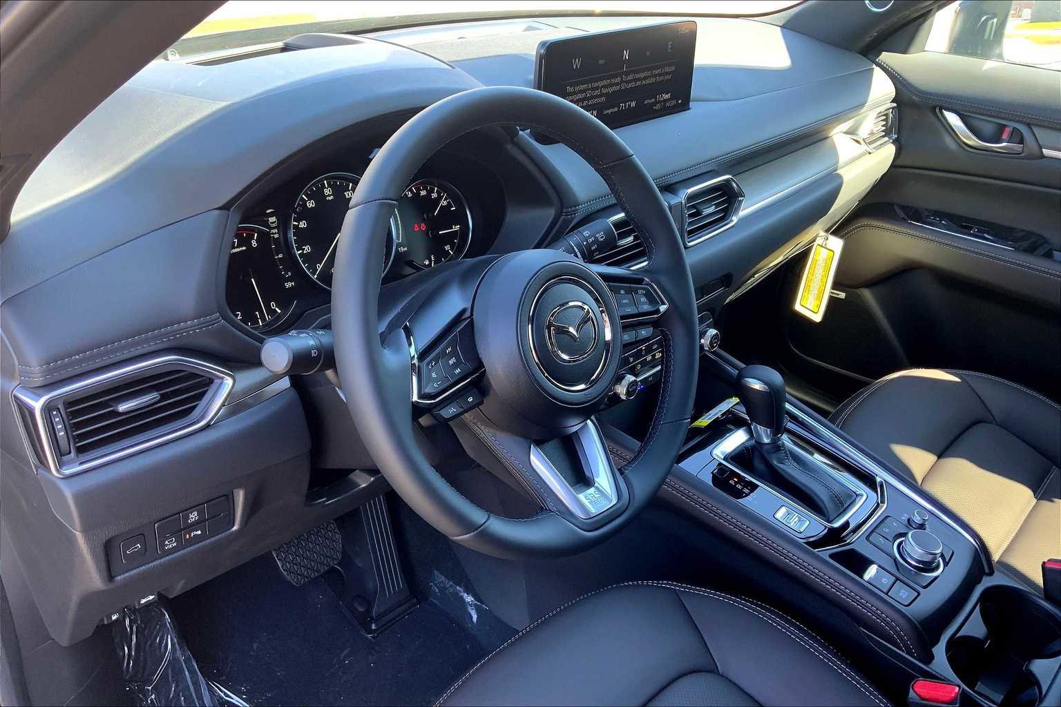 New 2025 MAZDA CX-5 Signature image 9