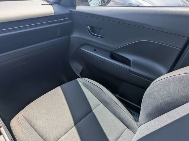 Used 2024 Hyundai Kona SEL w/ Convenience Package FWD image 17