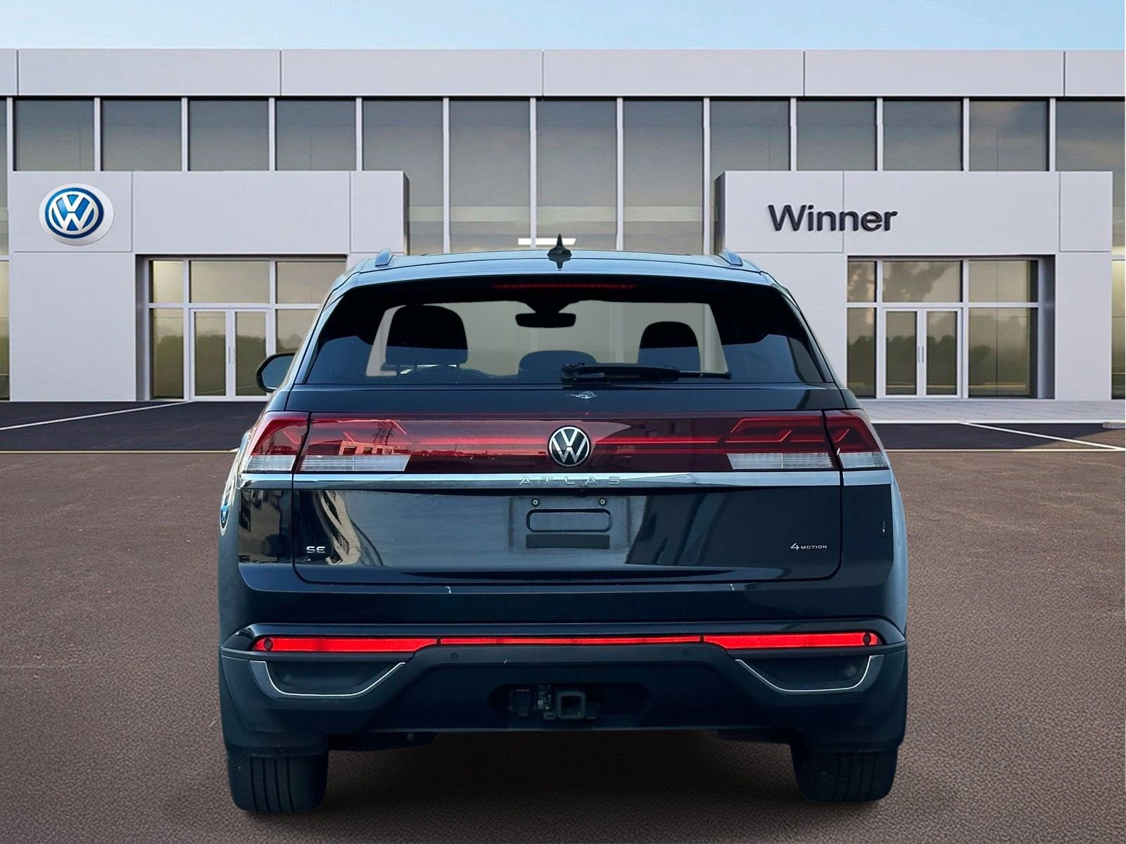 Used 2024 Volkswagen Atlas Cross Sport SE w/ Panoramic Sunroof Package image 3