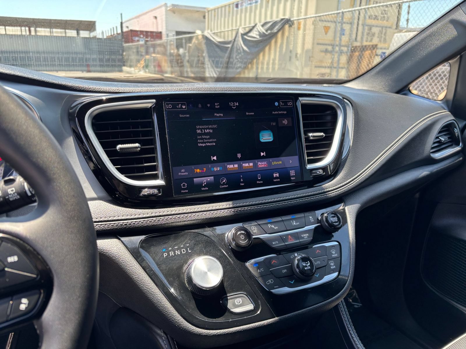 Used 2025 Chrysler Pacifica Limited FWD image 20