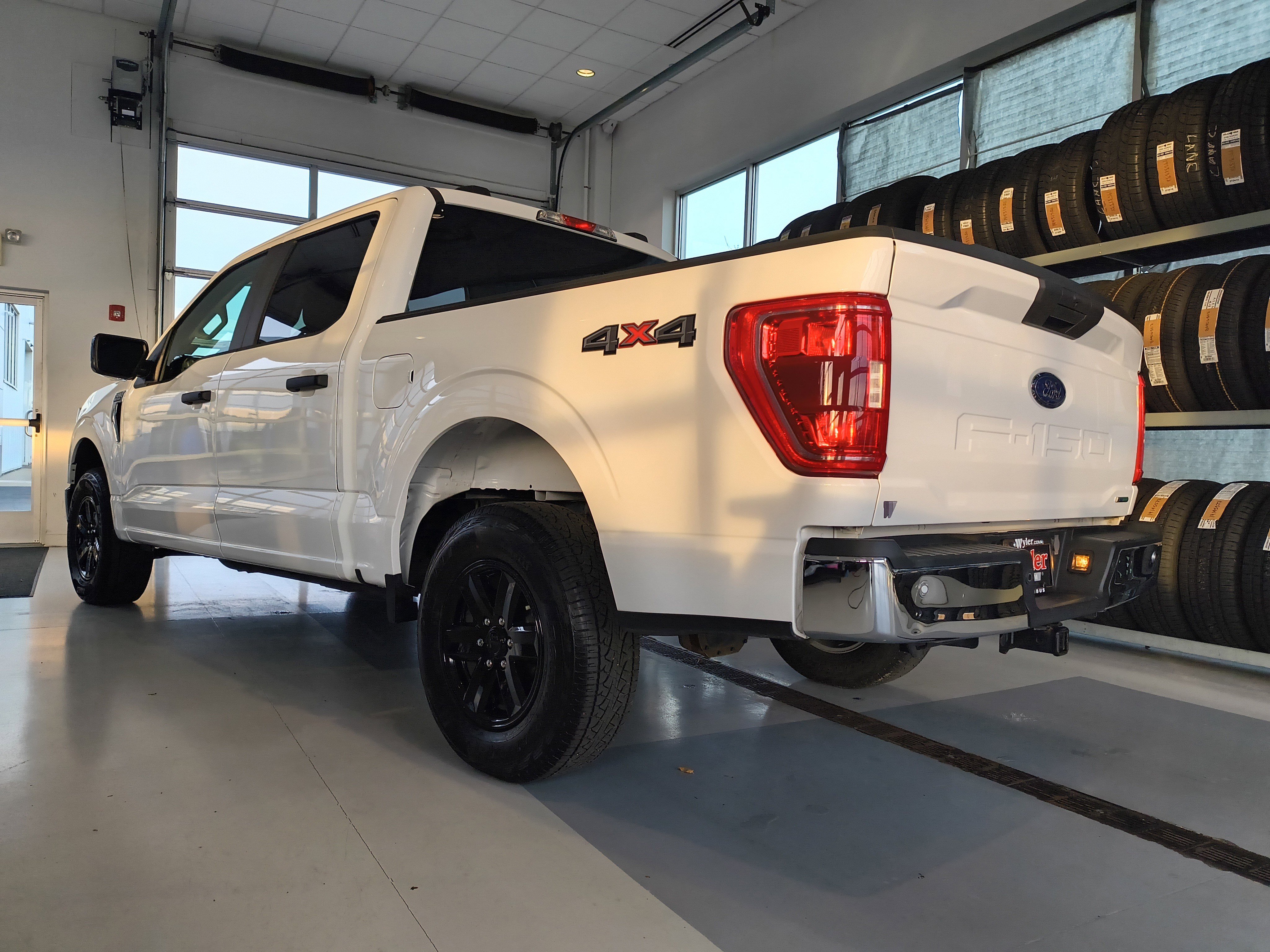 Used 2023 Ford F150 XLT image 3