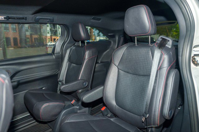 Used 2025 Toyota Sienna XSE w/ XSE Plus Package image 25