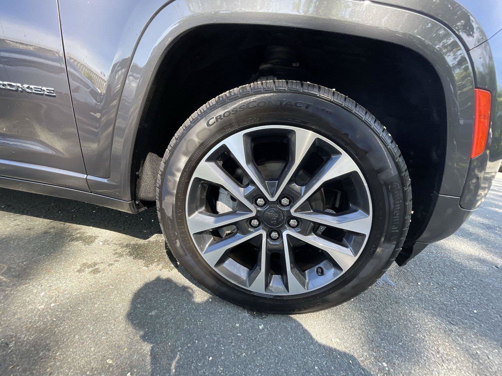 Used 2022 Jeep Grand Cherokee Overland AWD/4WD image 10
