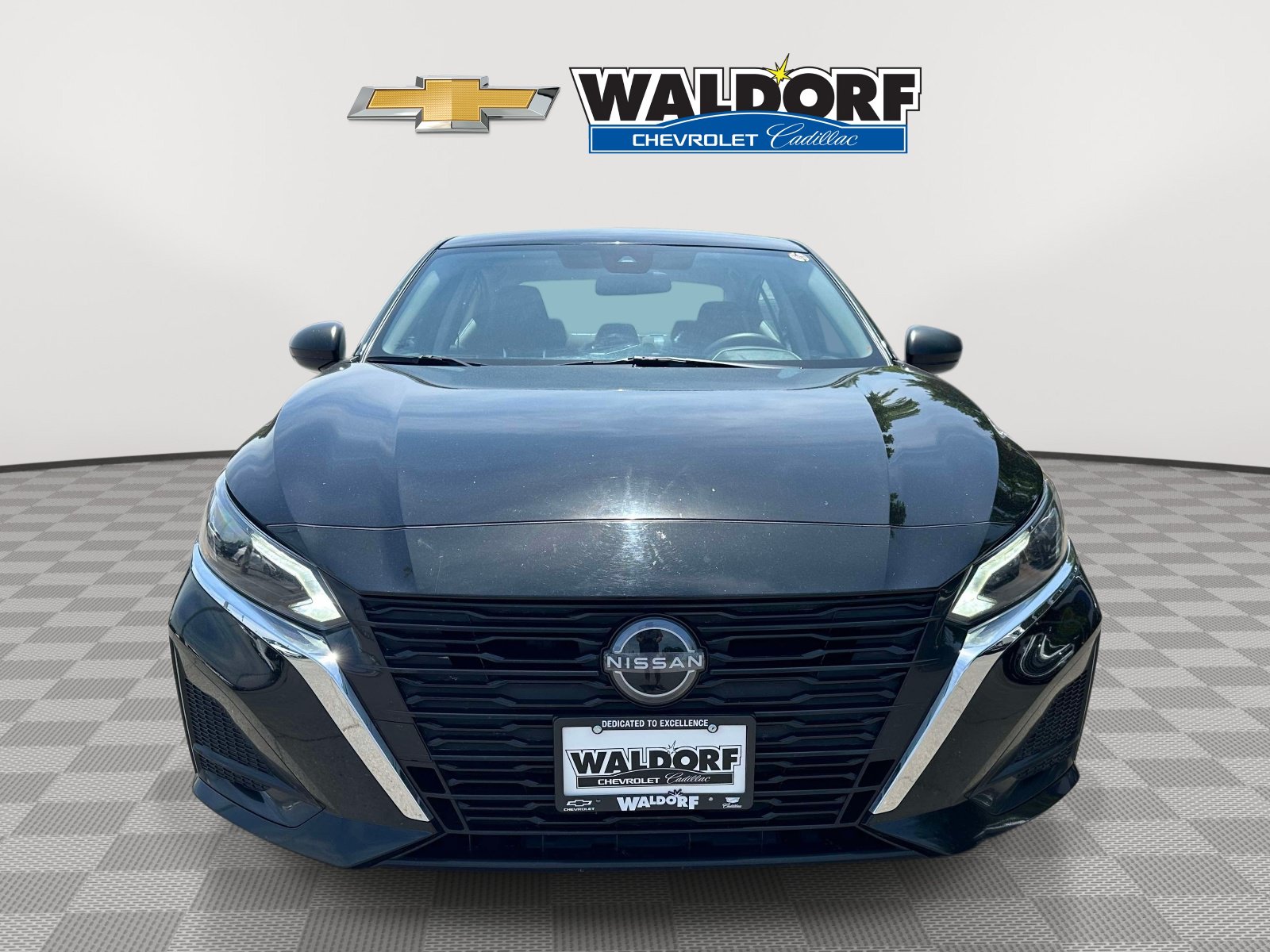Used 2024 Nissan Altima 2.5 SV FWD image 2