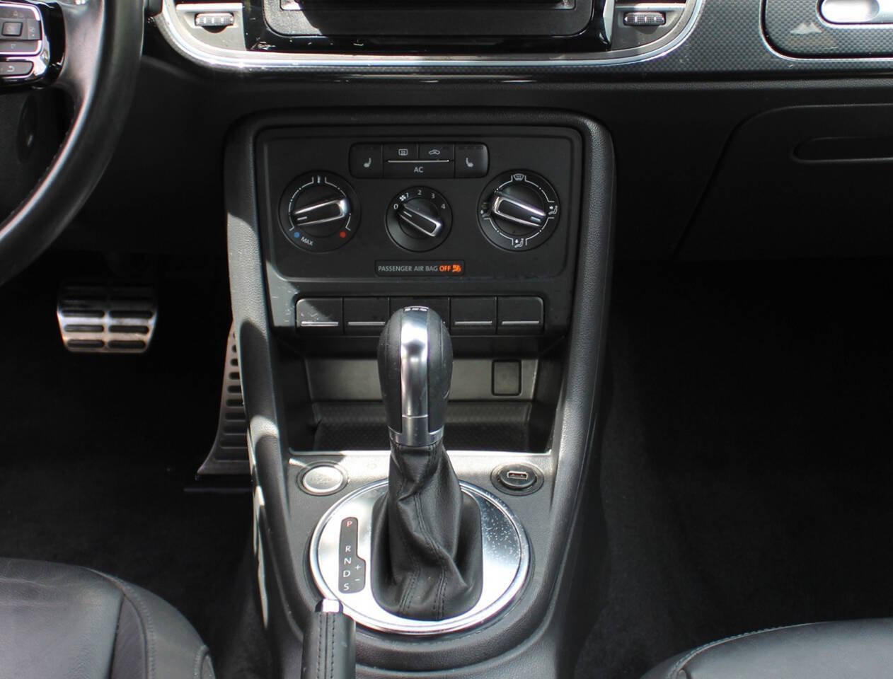 Used 2012 Volkswagen Beetle 2.0T FWD image 18
