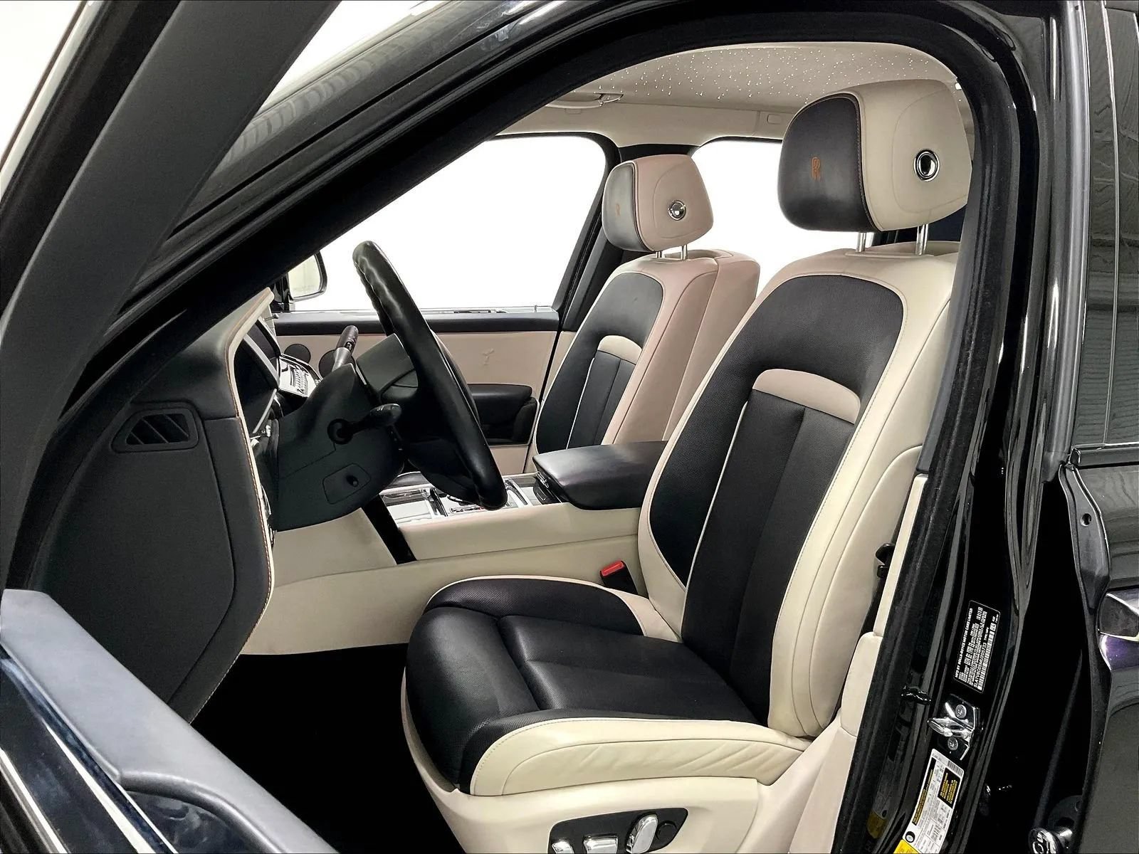 Used 2021 Rolls-Royce Cullinan Black Badge AWD/4WD image 13