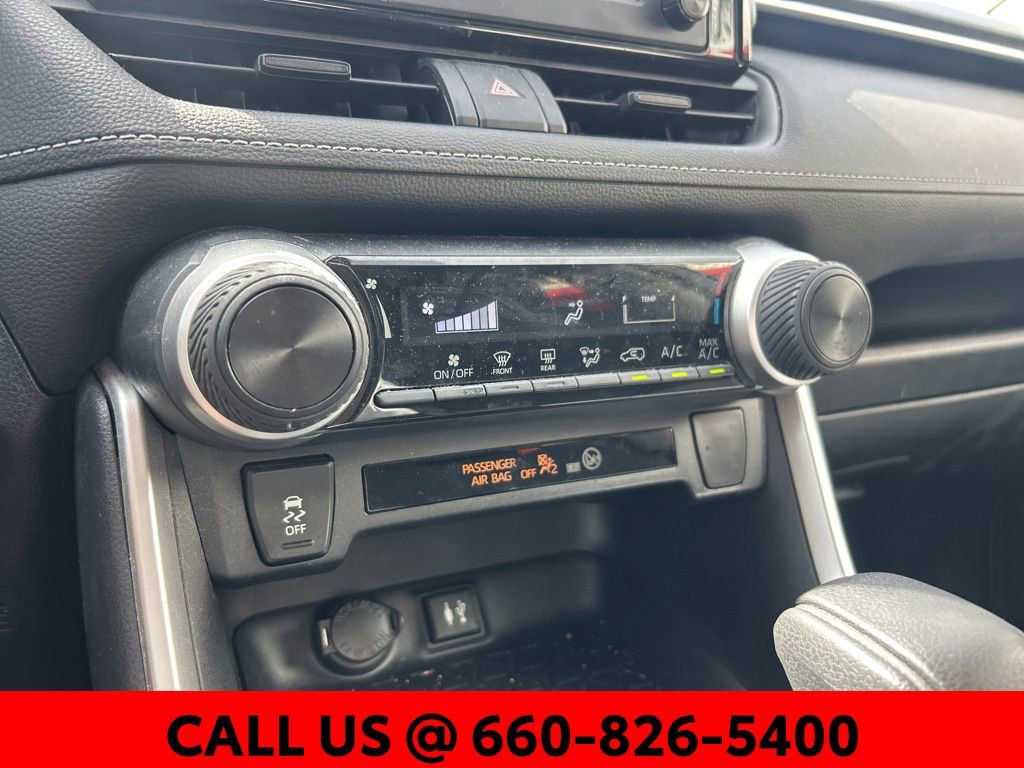 Used 2019 Toyota RAV4 LE w/ Carpet Mat Package image 18