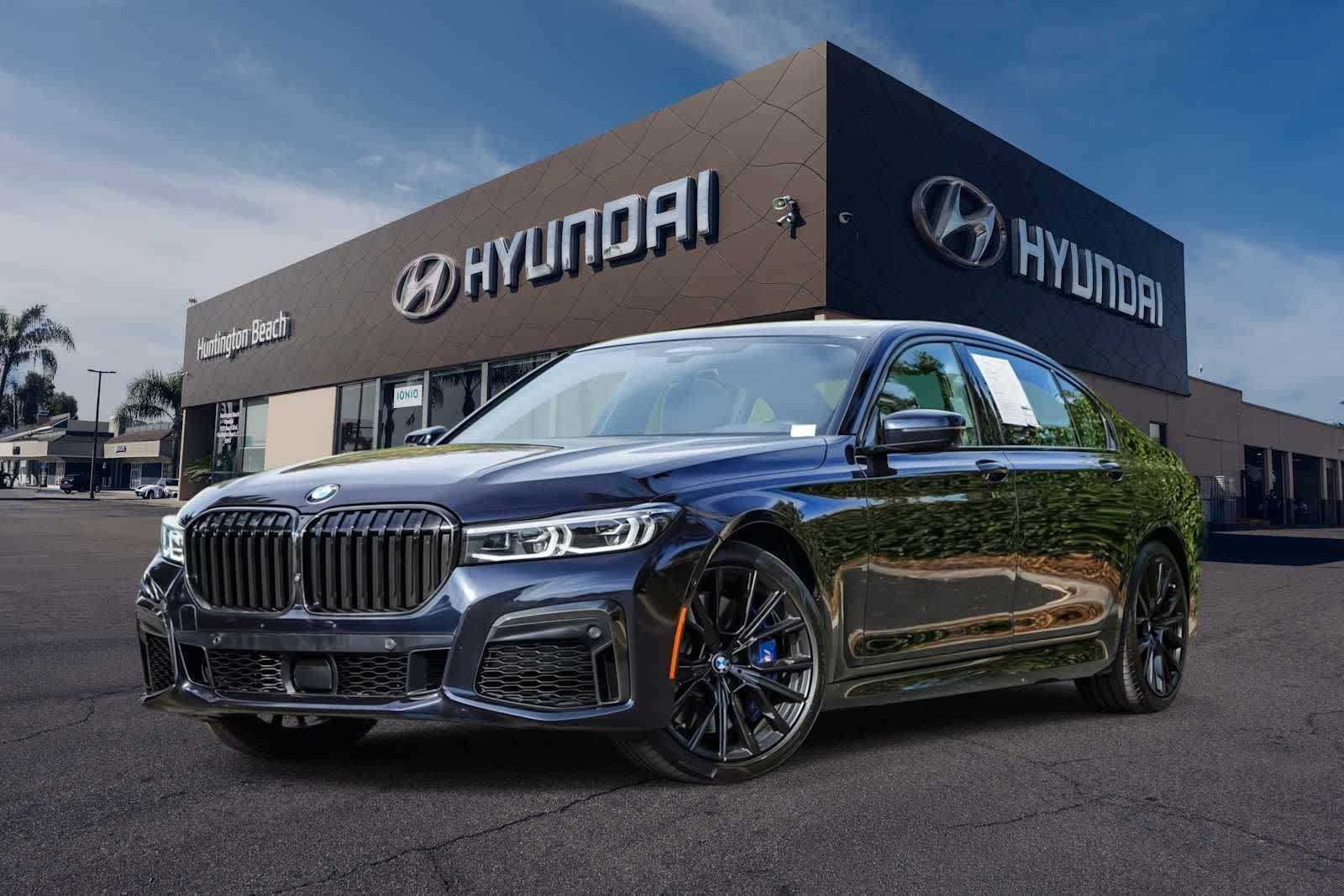 Used 2022 BMW 740i w/ M Sport Package RWD image 1