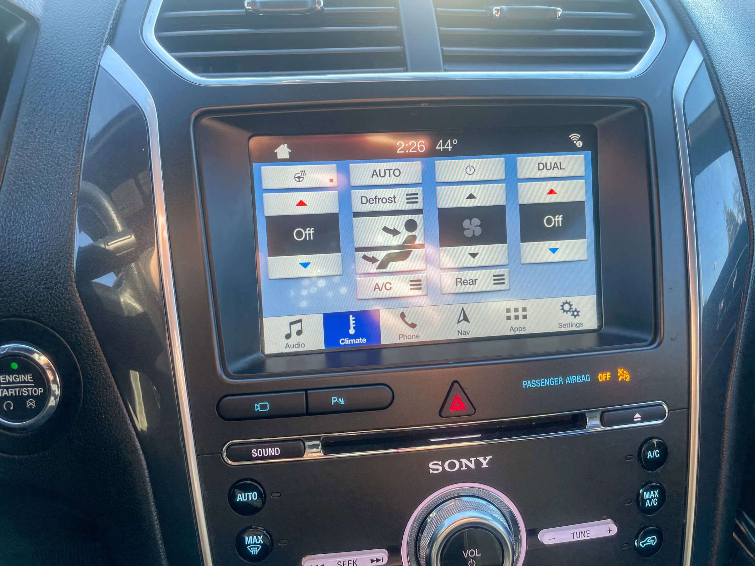 Used 2018 Ford Explorer Limited image 30