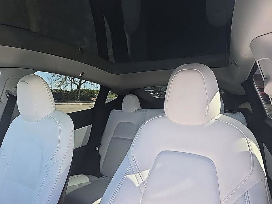 Used 2022 Tesla Model Y Long Range AWD/4WD image 20