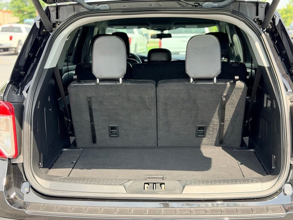 Certified 2022 Ford Explorer XLT w/ Equipment Group 202A RWD image 29