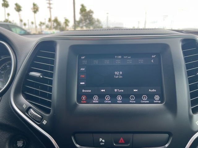 Used 2020 Jeep Cherokee Latitude Plus w/ Comfort/Convenience Group FWD image 20