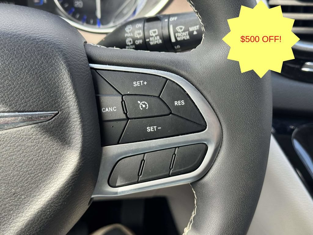 Used 2022 Chrysler Voyager LX FWD image 22