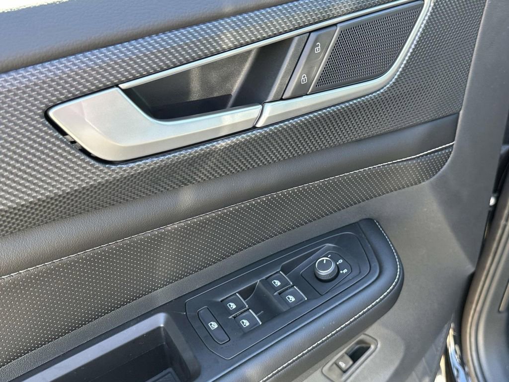 New 2026 Volkswagen Atlas Cross Sport SEL R-Line image 15