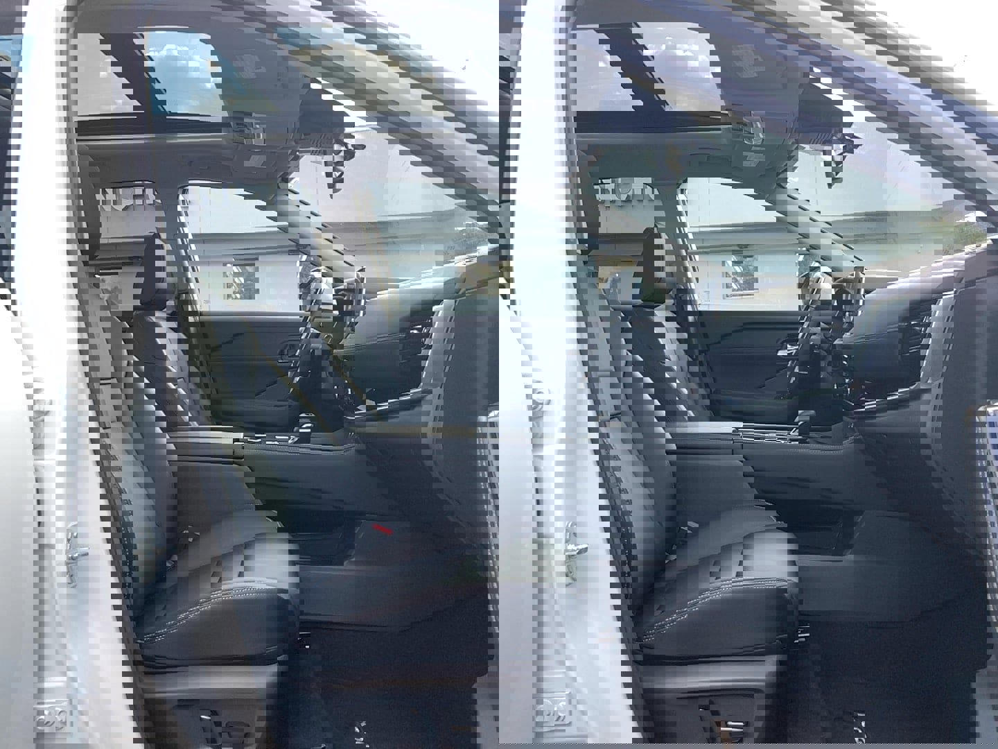 Used 2023 Nissan Rogue SL image 22