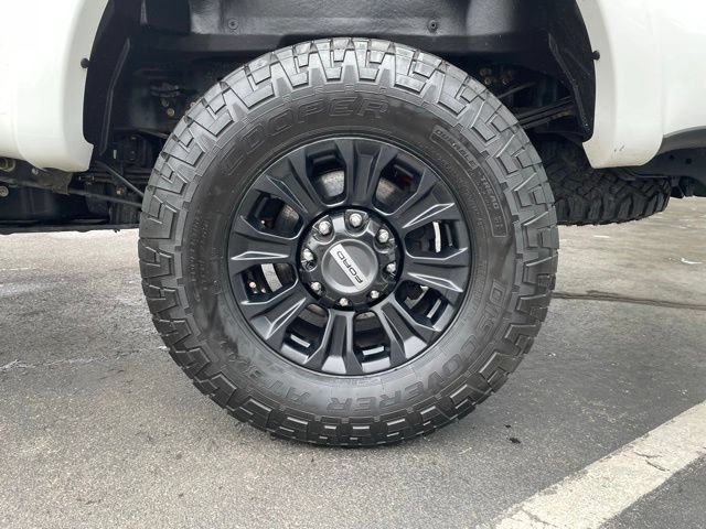 Used 2022 Ford F350 Platinum w/ Tremor Off-Road Package AWD/4WD image 34