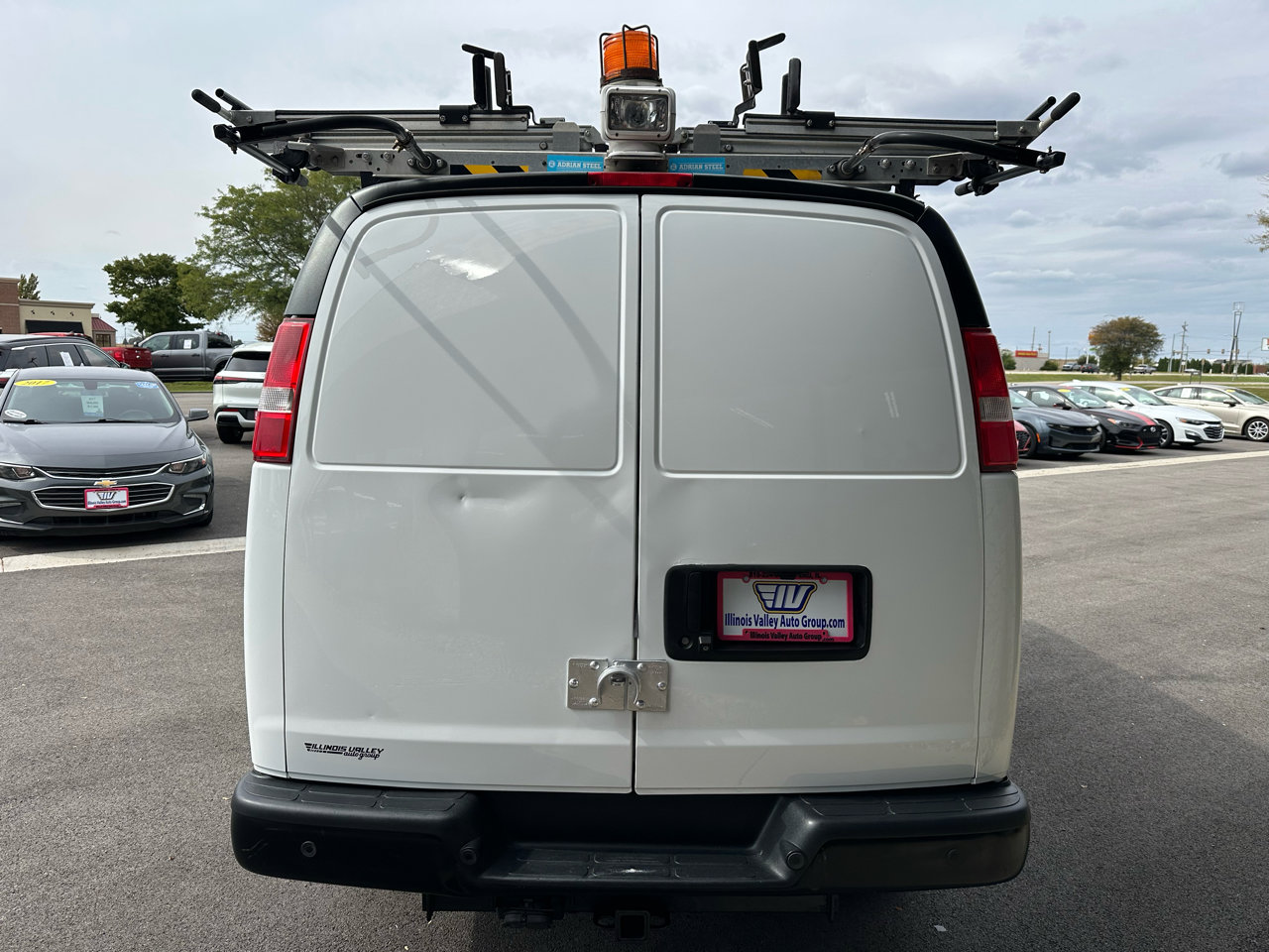 Used 2017 Chevrolet Express 2500 image 6