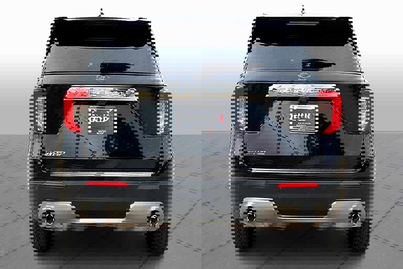 Used 2024 Ford Explorer Limited image 4