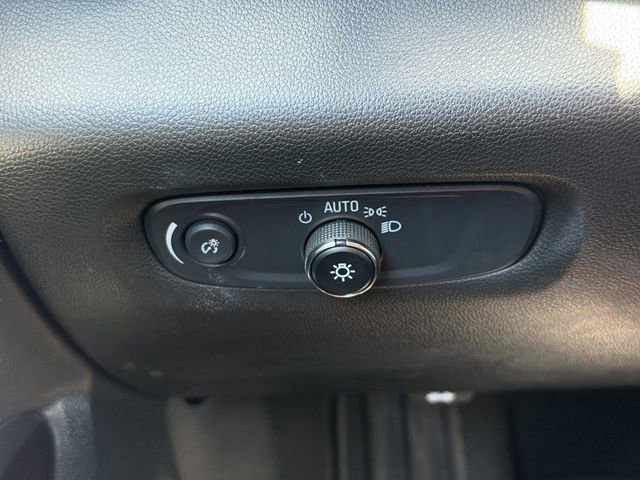 Used 2023 Chevrolet Traverse LT AWD/4WD image 32