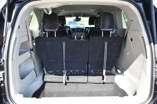Used 2024 Chrysler Pacifica Touring-L FWD image 35