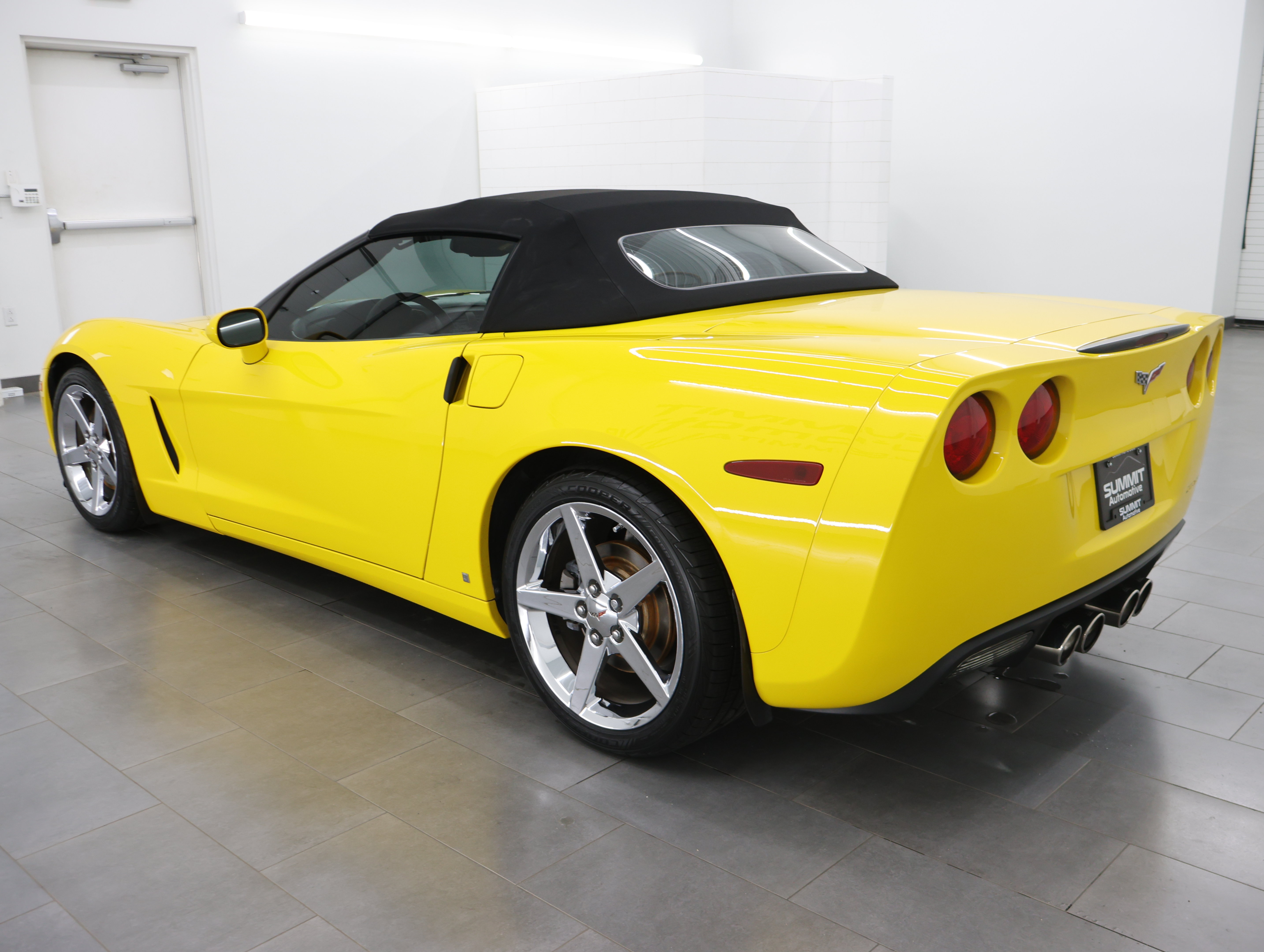 Used 2007 Chevrolet Corvette Coupe w/ Preferred Equipment Group RWD image 6