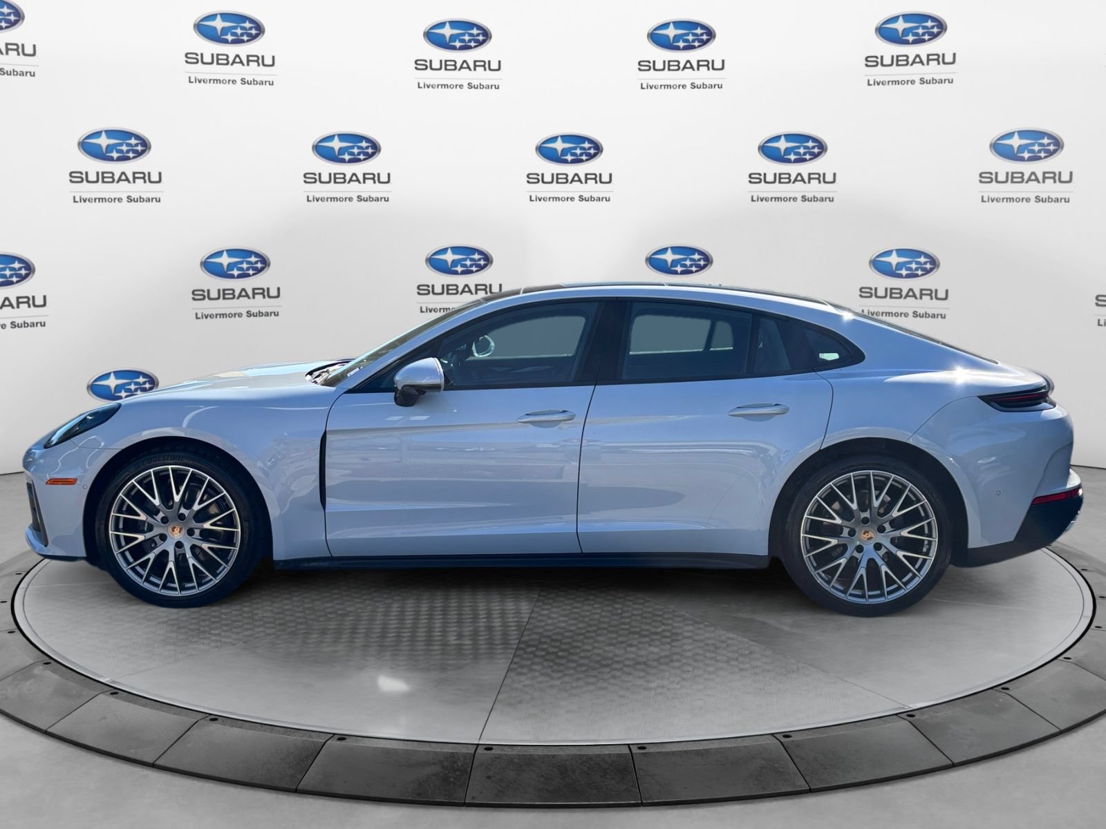 Used 2026 Porsche Panamera RWD image 2