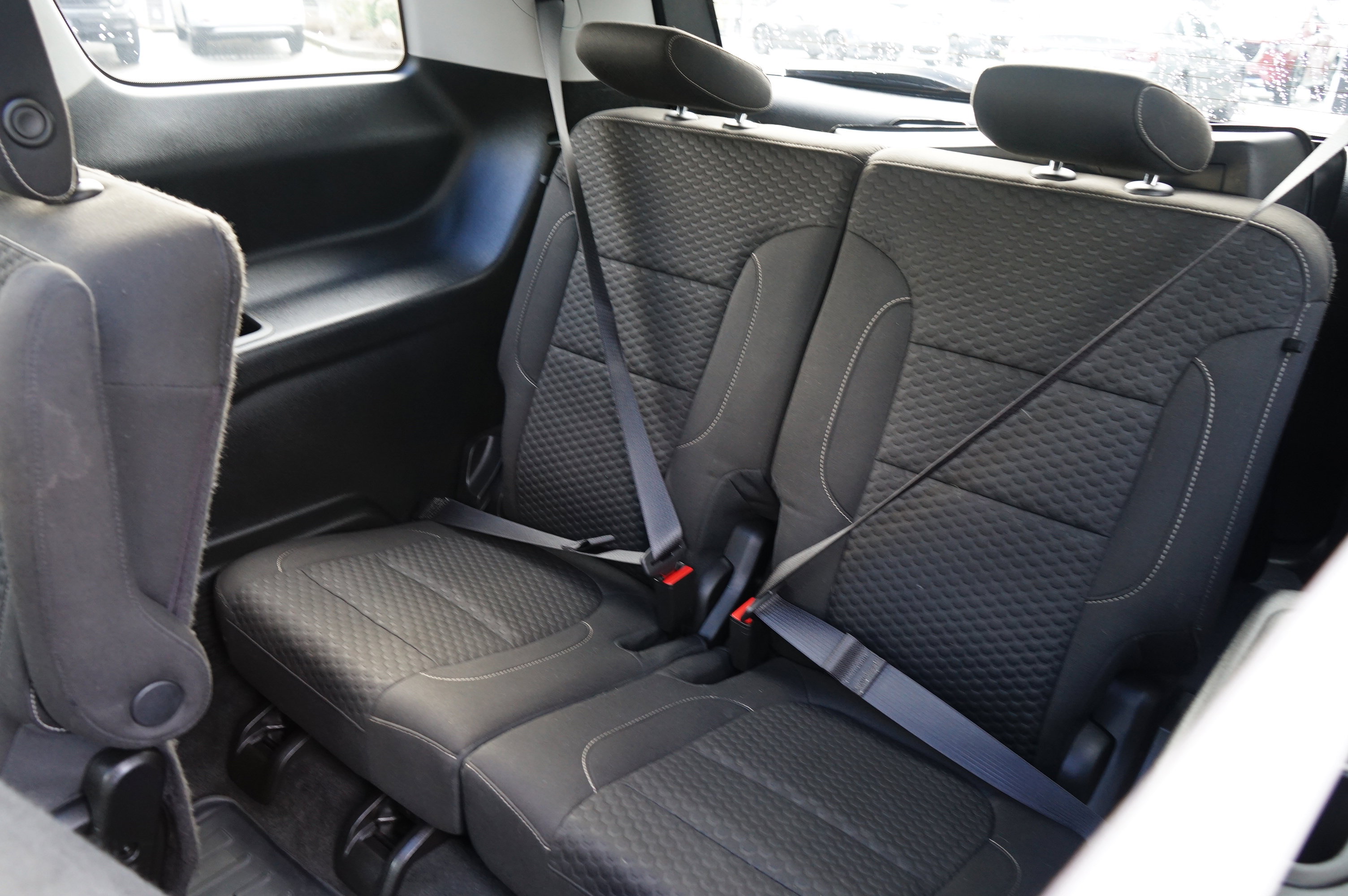 Used 2019 GMC Acadia SLE w/ GMC Pro Grade Package AWD/4WD image 18